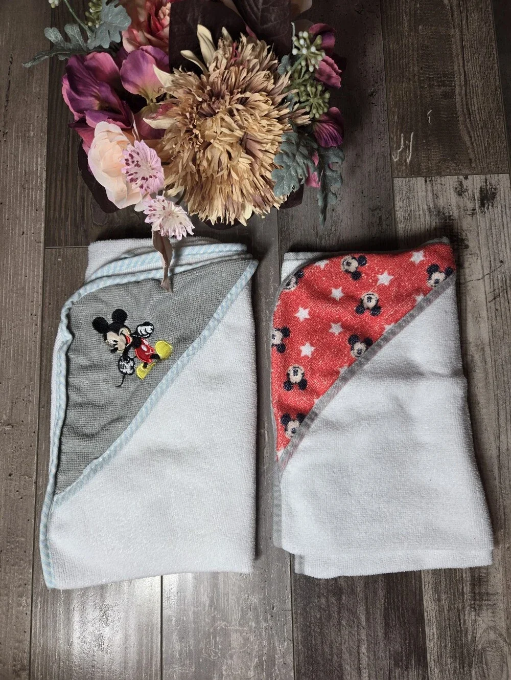 Mickey Mouse Baby Hooded Towel Set – 2‑Piece White with Gray & Red
